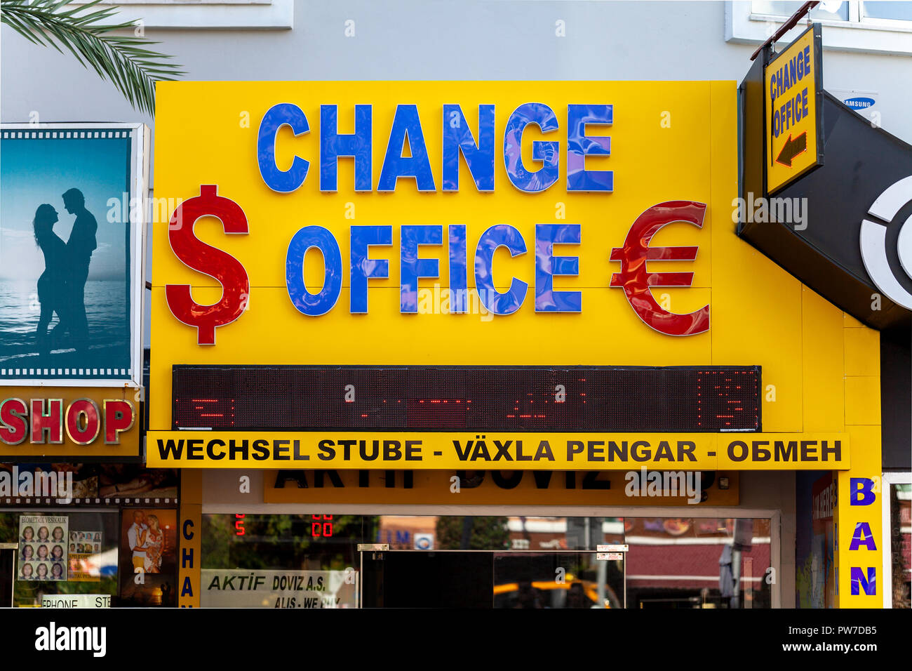 ANTALYA / Turquie - septembre 30,2018 : modifier la boutique pour l'échange d'argent en Turquie Banque D'Images