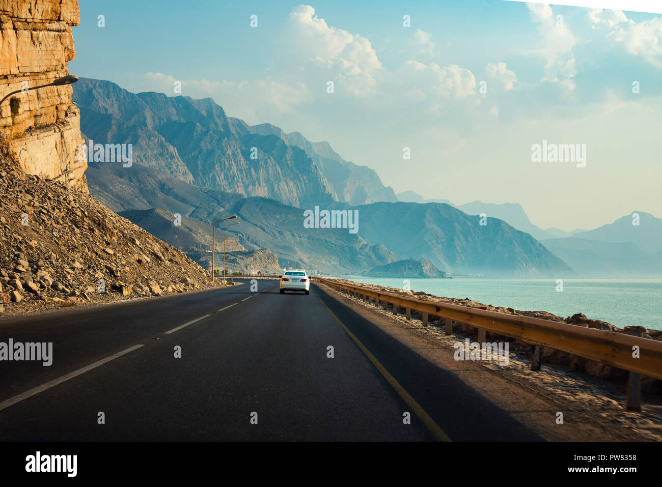 Khasab pittoresque route côtière dans le gouvernorat de Musandam Oman Banque D'Images