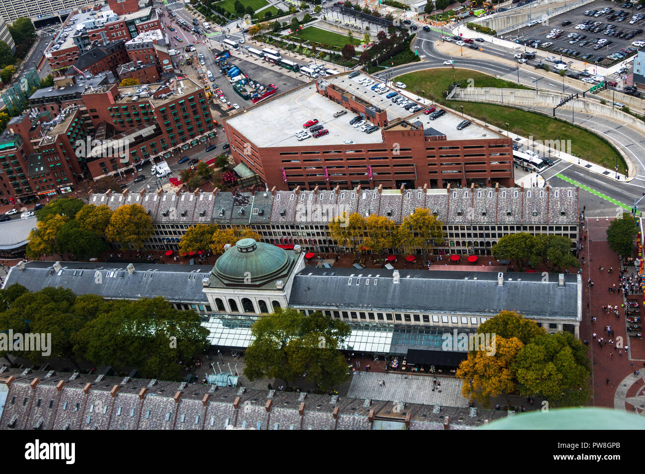 Vue aérienne de Quincy Market et Rose Kennedy Greenway Banque D'Images