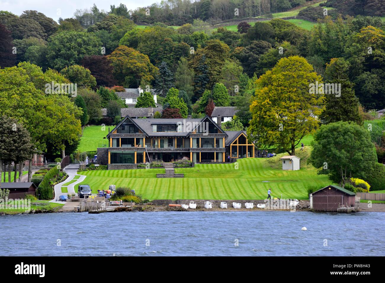 Lakeside ,maisons,EN,bien,propriétés Lac Windermere Lake District,Angleterre,,UK Banque D'Images