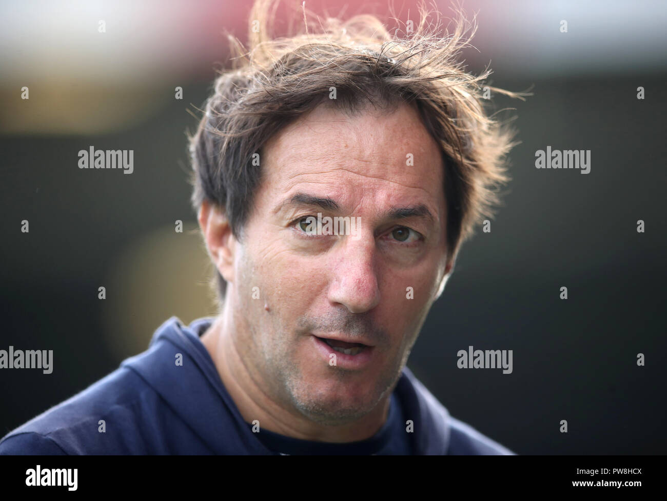 Ancien joueur de rugby français Philippe Sella au cours de l'European Challenge Cup Match à Twickenham Stoop, Londres. ASSOCIATION DE PRESSE Photo. Photo date : Samedi 13 octobre 2018. Voir histoire RUGBYU PA Harlequins. Crédit photo doit se lire : Adam Davy/PA Wire. RESTRICTIONS : un usage éditorial uniquement. Pas d'utilisation commerciale. Banque D'Images