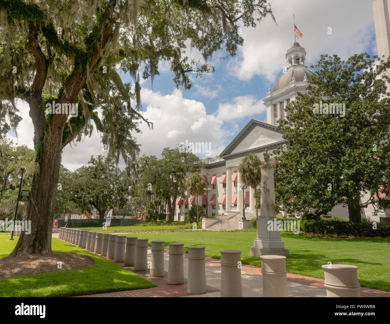 Barrières de sécurité Protéger la capitale de l'État de Floride à Tallahassee Bâtiment Banque D'Images