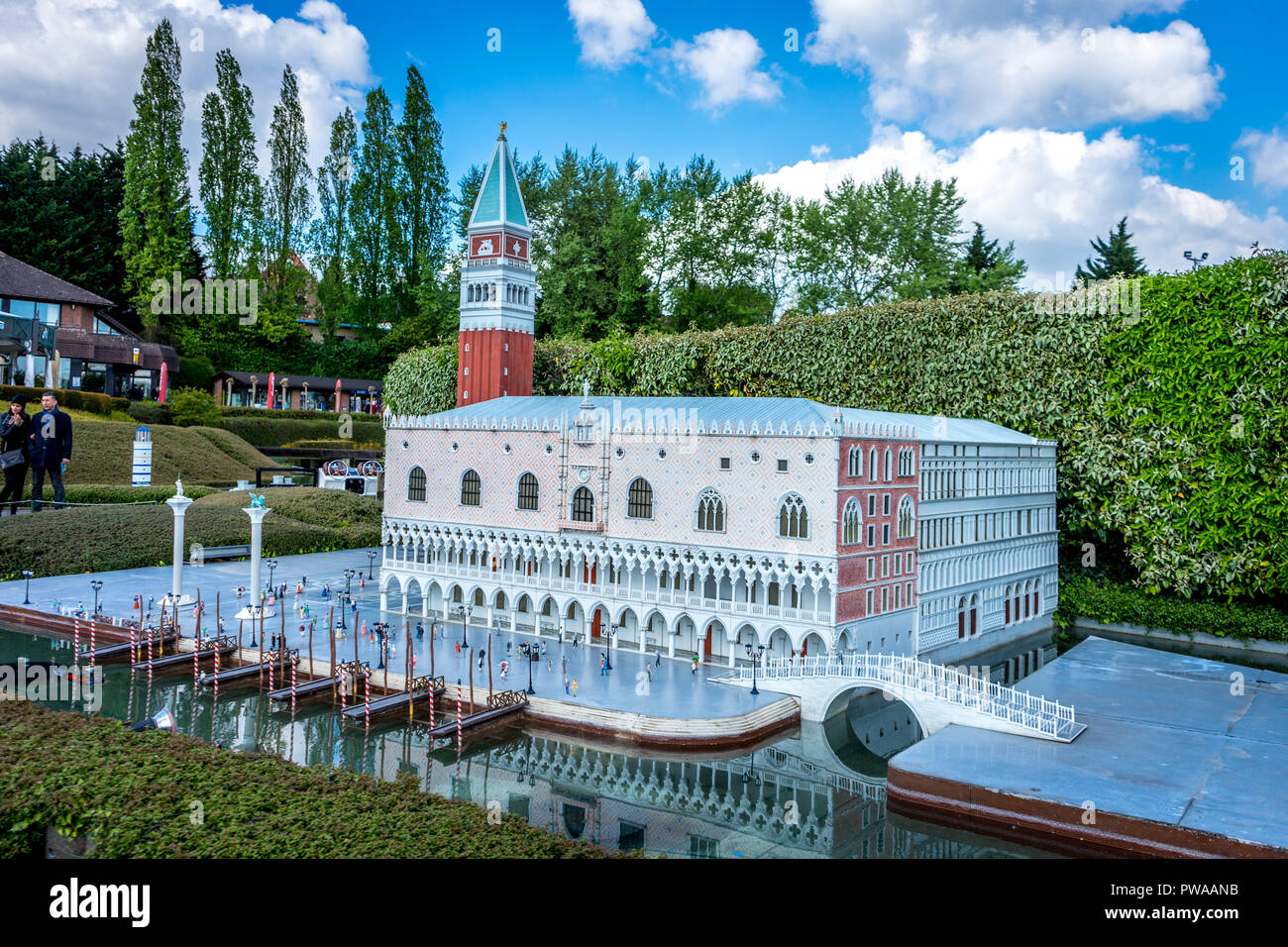 Bruxelles, Belgique - 17 Avril 2017 : Miniatures au parc Mini-Europe - reproduction du Palais des Doges à Venise, Italie, Europe Banque D'Images