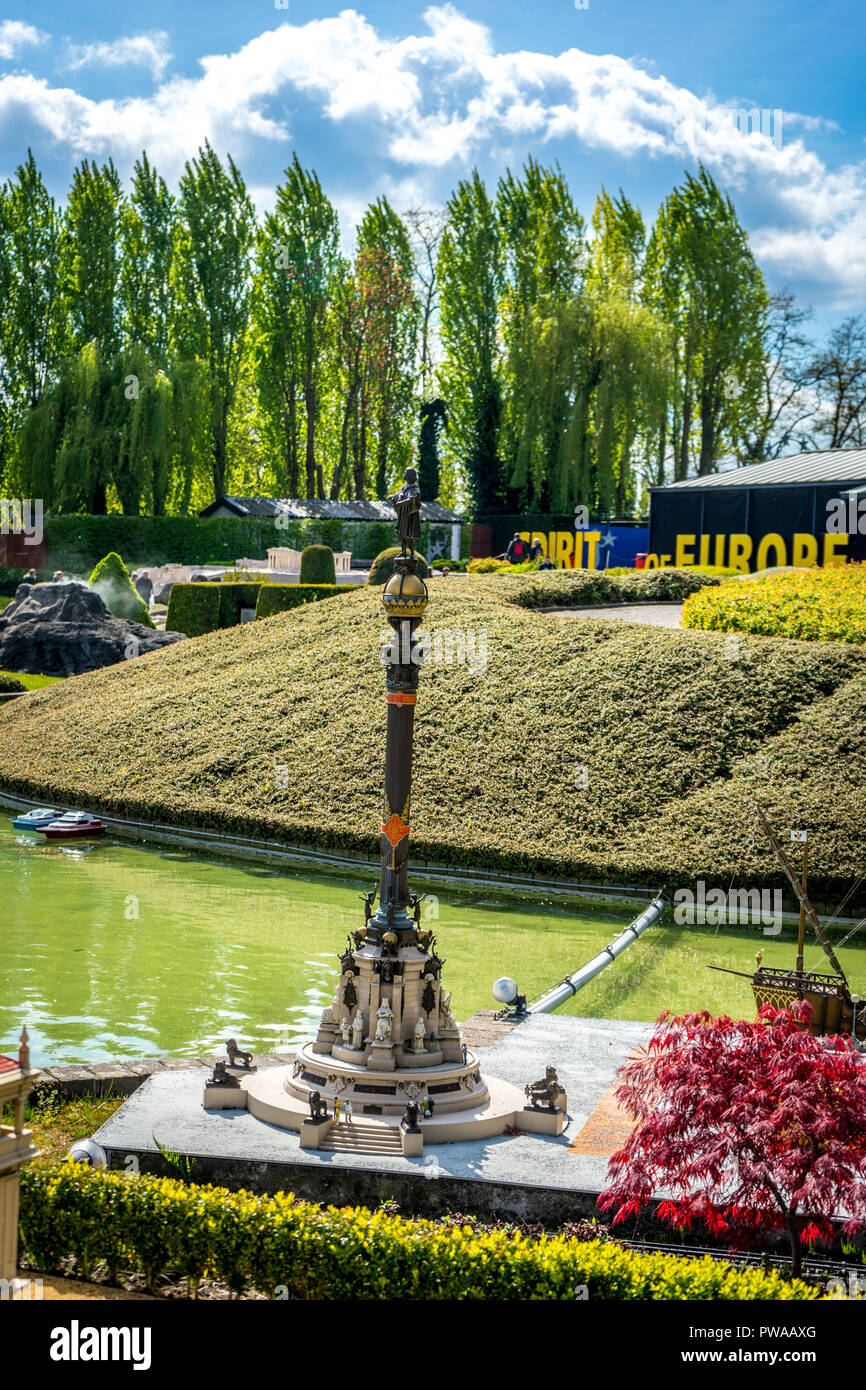 Bruxelles, Belgique - 17 Avril 2017 : Miniatures au parc Mini-Europe - reproduction de la Monumento A Colón, Barcelone, Espagne, Christophe Colomb Banque D'Images