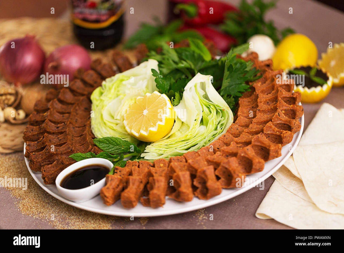 restauration yemek adiyaman fast food taksim oses gazi komagen çiğköfte Banque D'Images