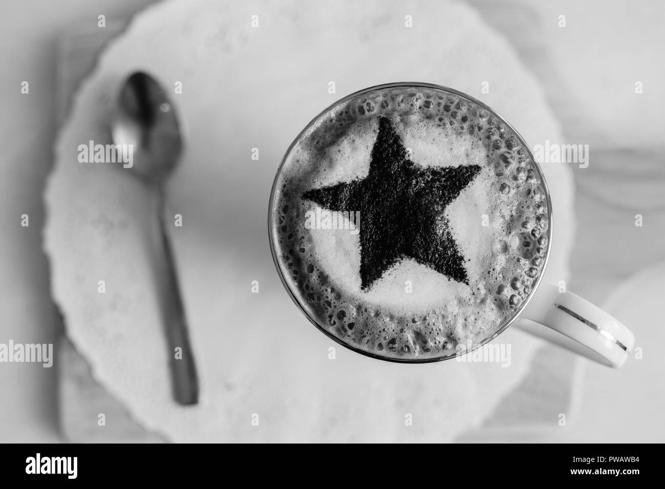 Vue directement au-dessus de la Menthe chaud avec Star Shape Banque D'Images