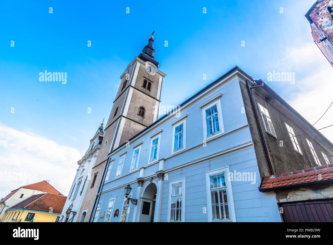 Vue panoramique sur la cathédrale de Zagreb en Croatie, ville de l'Europe. Banque D'Images