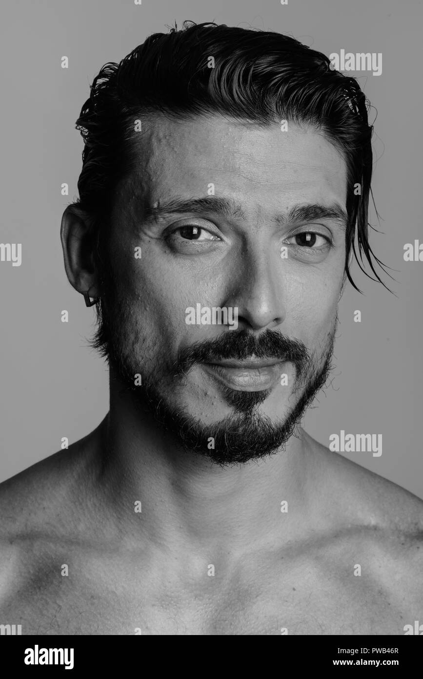 Visage de bel homme torse nu en noir et blanc Photo Stock Alamy