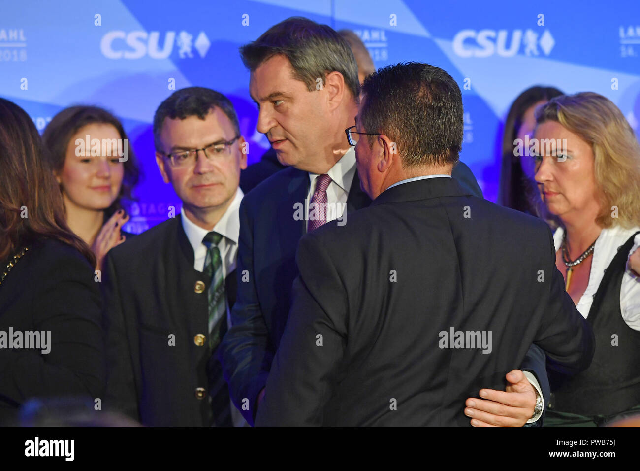 Markus SOEDER (Premier Ministre de Bavière) et les membres de son cabinet sont à perte et déçu après la première extrapolation, élections de l'État de Bavière en 2018, soir des élections dans l'État bavarois Maximilianeum/Parlement le 14.10.2018 à Munich | conditions dans le monde entier Banque D'Images