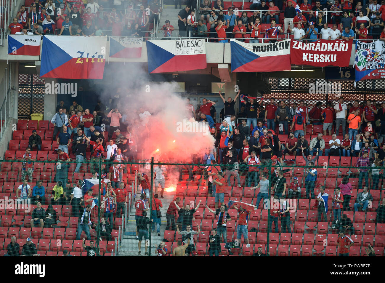 Trnava, Slovaquie. 13 Oct, 2018. République tchèque fans dans les actions au cours de l'ONU match Ligue B1 République tchèque contre la Slovaquie à Trnava, Slovensko, 13 octobre 2018. Photo : CTK Vaclav Salek/Photo/Alamy Live News Banque D'Images