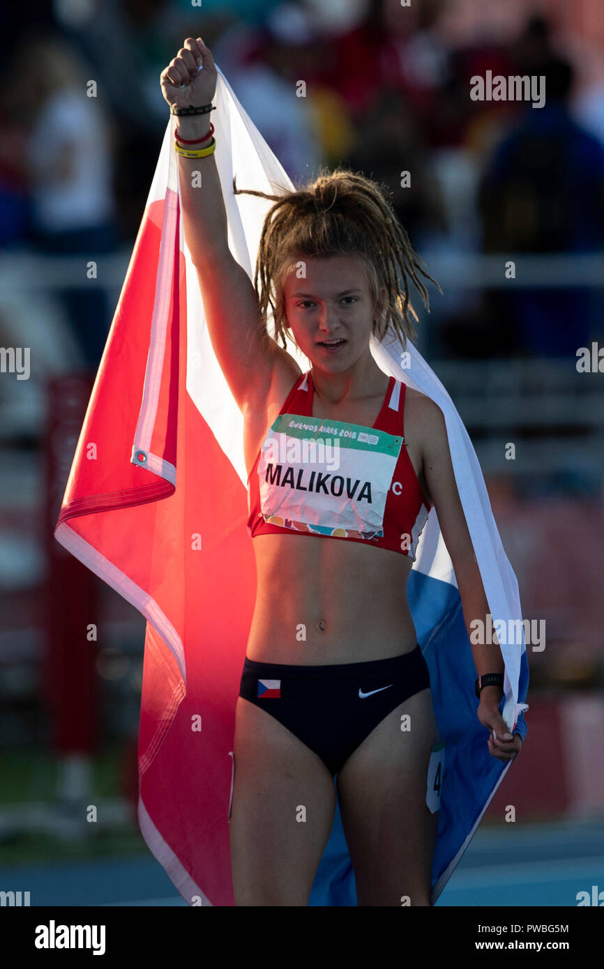 Buenos Aires, Argentine. 14Th Oct, 2018. Médaillé d'or Barbora Malikova de République tchèque célèbre après le women's 400m d'athlétisme au 2018 Jeux Olympiques de la jeunesse d'été à Buenos Aires, Argentine, le 14 octobre 2018. Crédit : Li Ming/Xinhua/Alamy Live News Banque D'Images