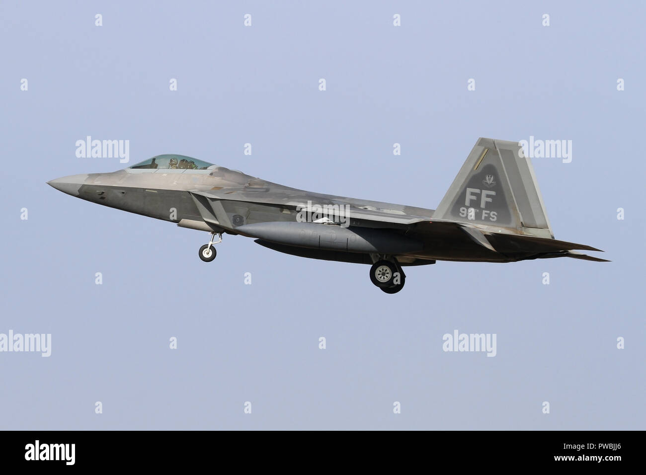 1e Escadre de chasse F-22A Raptor arrivant à RAF Lakenheath dans Suffolk pour un exercice avec le 48e FW. Banque D'Images