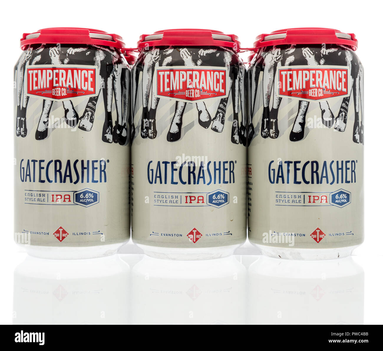 Winneconne, WI - 7 octobre 2018 : un six pack de bière IPA gatecrasher Tempérance sur un fond isolé Banque D'Images