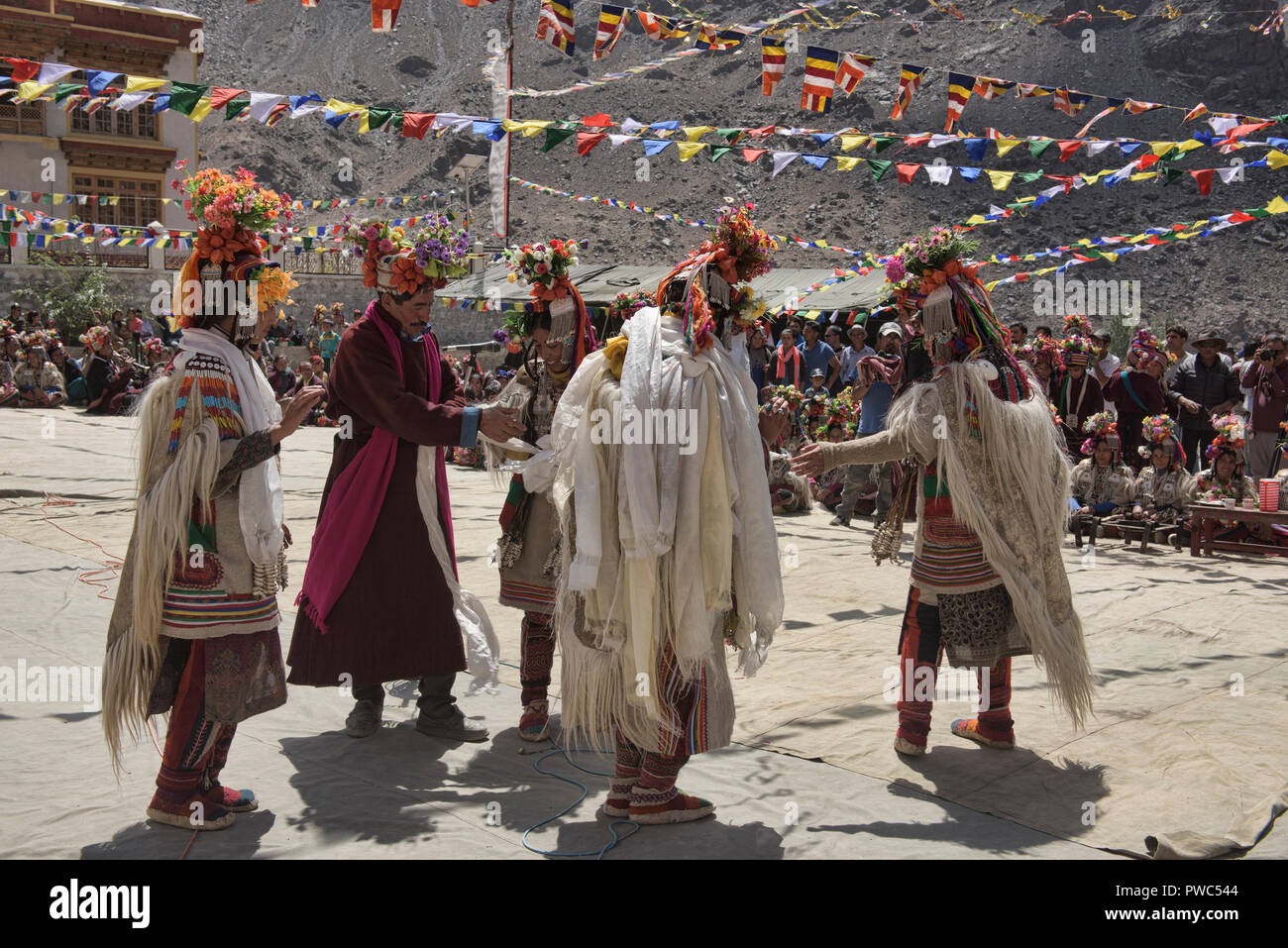 Scènes d'un Aryen (Brogpa) Cérémonie de mariage, Biama village, Ladakh, Inde Banque D'Images