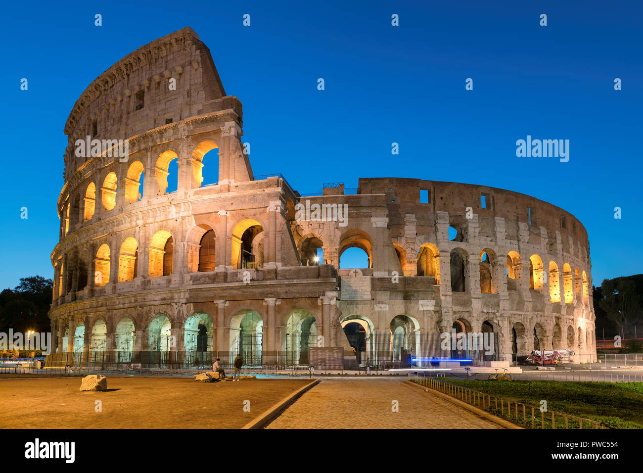 Colisée à Rome la nuit Banque D'Images