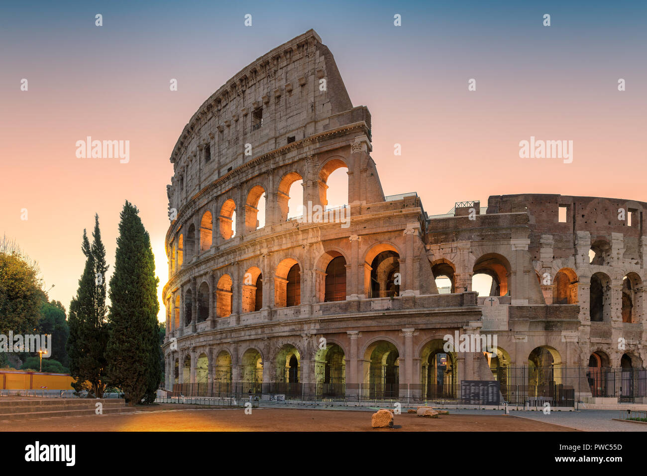 Lever du soleil sur le Colisée à Rome, Italie, Banque D'Images