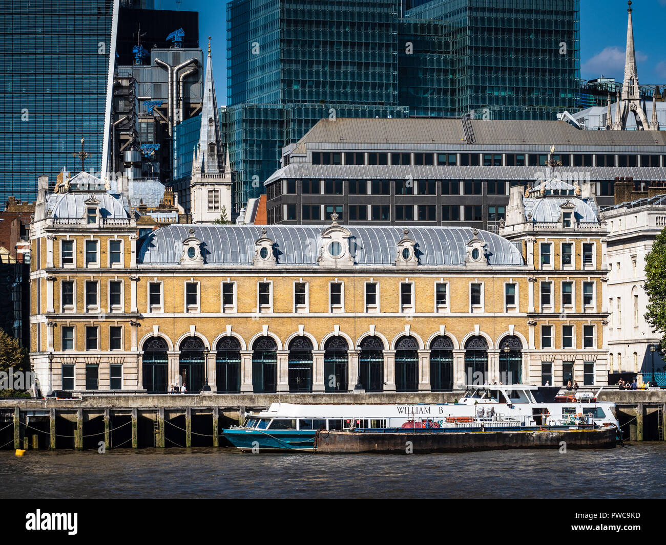 Old Billingsgate Fish Market, maintenant un lieu d'accueil et d'événements dans la ville de Londres. Construit en 1875, le marché aux poissons a déménagé à un nouvel emplacement en 1982 Banque D'Images