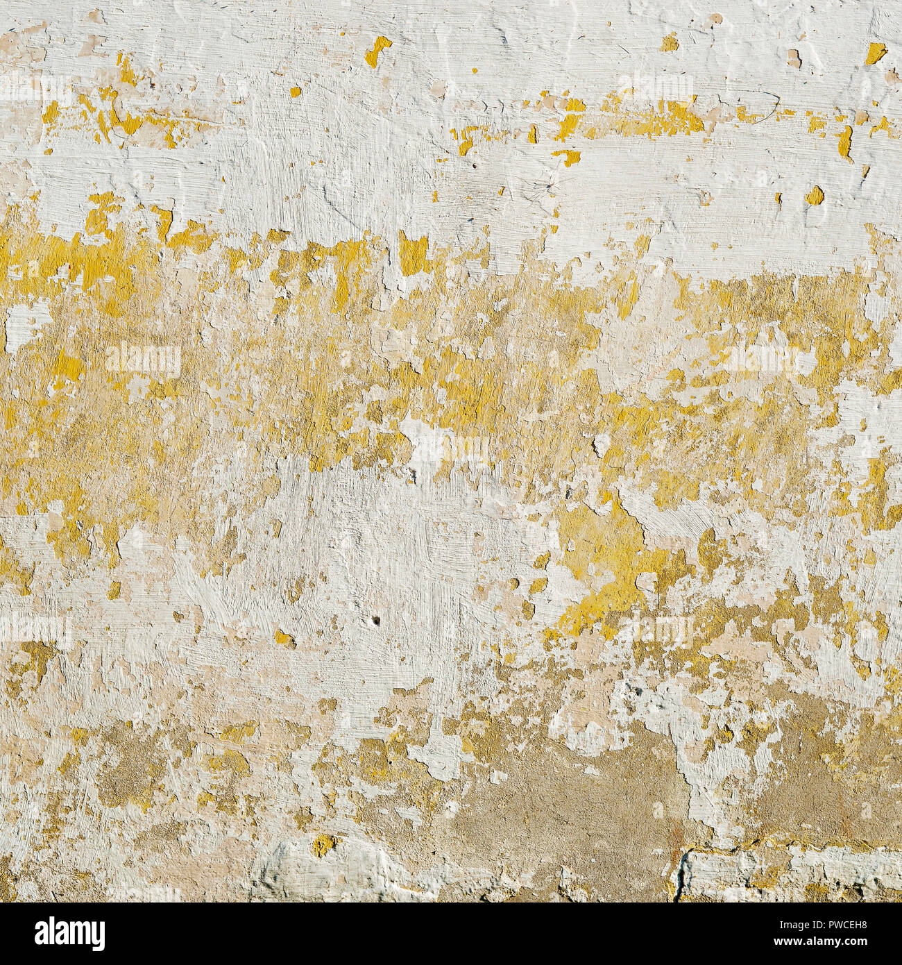 Grunge mur en stuc abandonnés. L'écaillage de la peinture sur mur Banque D'Images