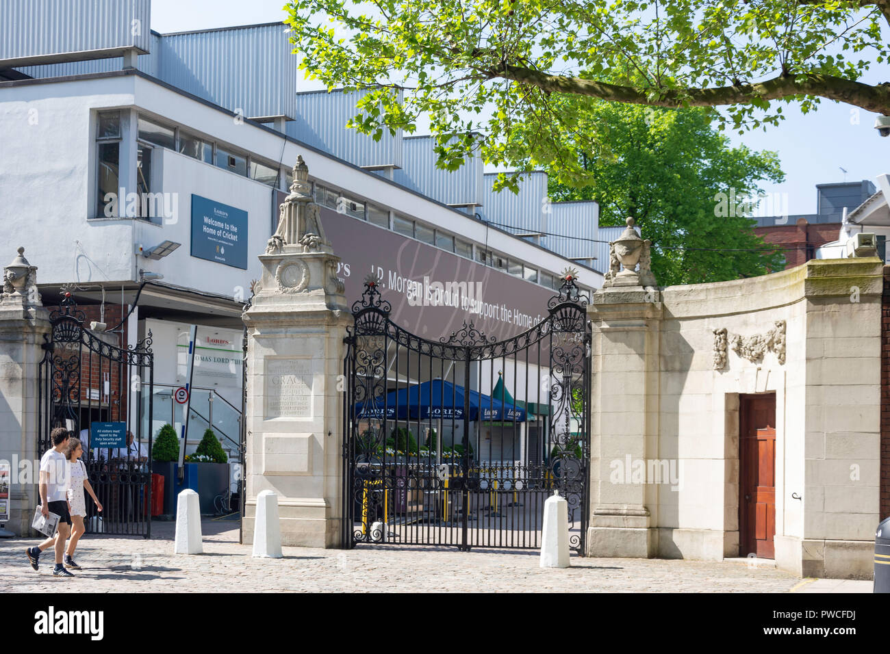 Porte d'entrée à Lord's Cricket Ground et Lord's Tavern, St John's Wood Road, City of westminster, Greater London, Angleterre, Royaume-Uni Banque D'Images