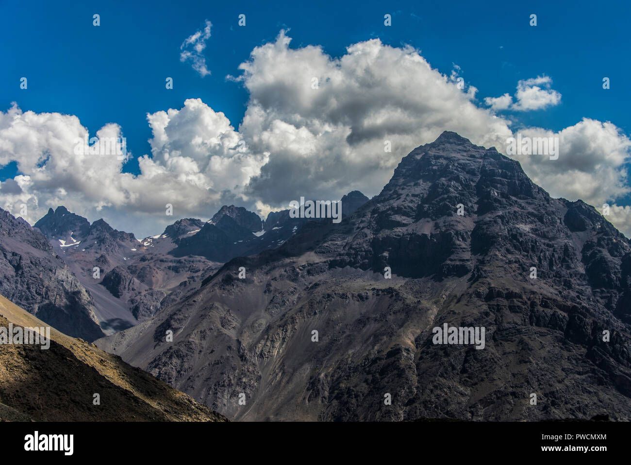 Montagne Noire dans la cordillère des Andes Banque D'Images