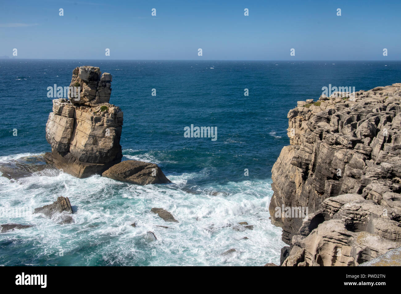 Dos Corvos Nau dans le Cap Carvoeiro, Peniche, Portugal Banque D'Images