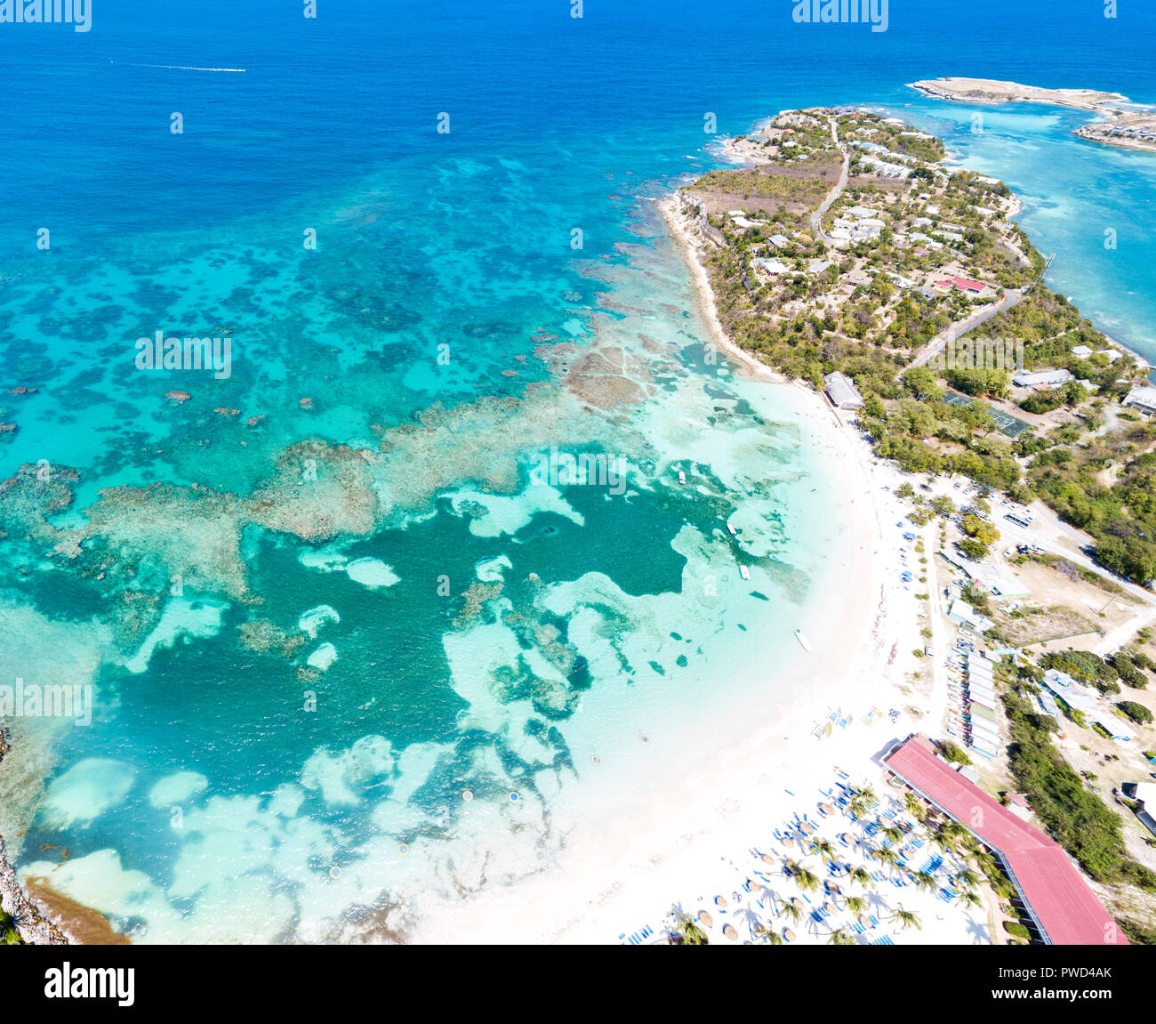 Vue panoramique de la mer de cristal surélevée, Long Bay, Antigua, Antigua-et-Barbuda, Antilles, îles sous le vent, West Indies Banque D'Images