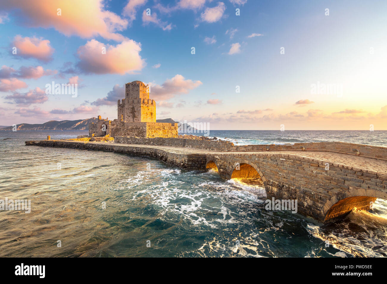 La forteresse vénitienne de Methoni au coucher du soleil dans le Péloponnèse, Grèce, Messénie Banque D'Images