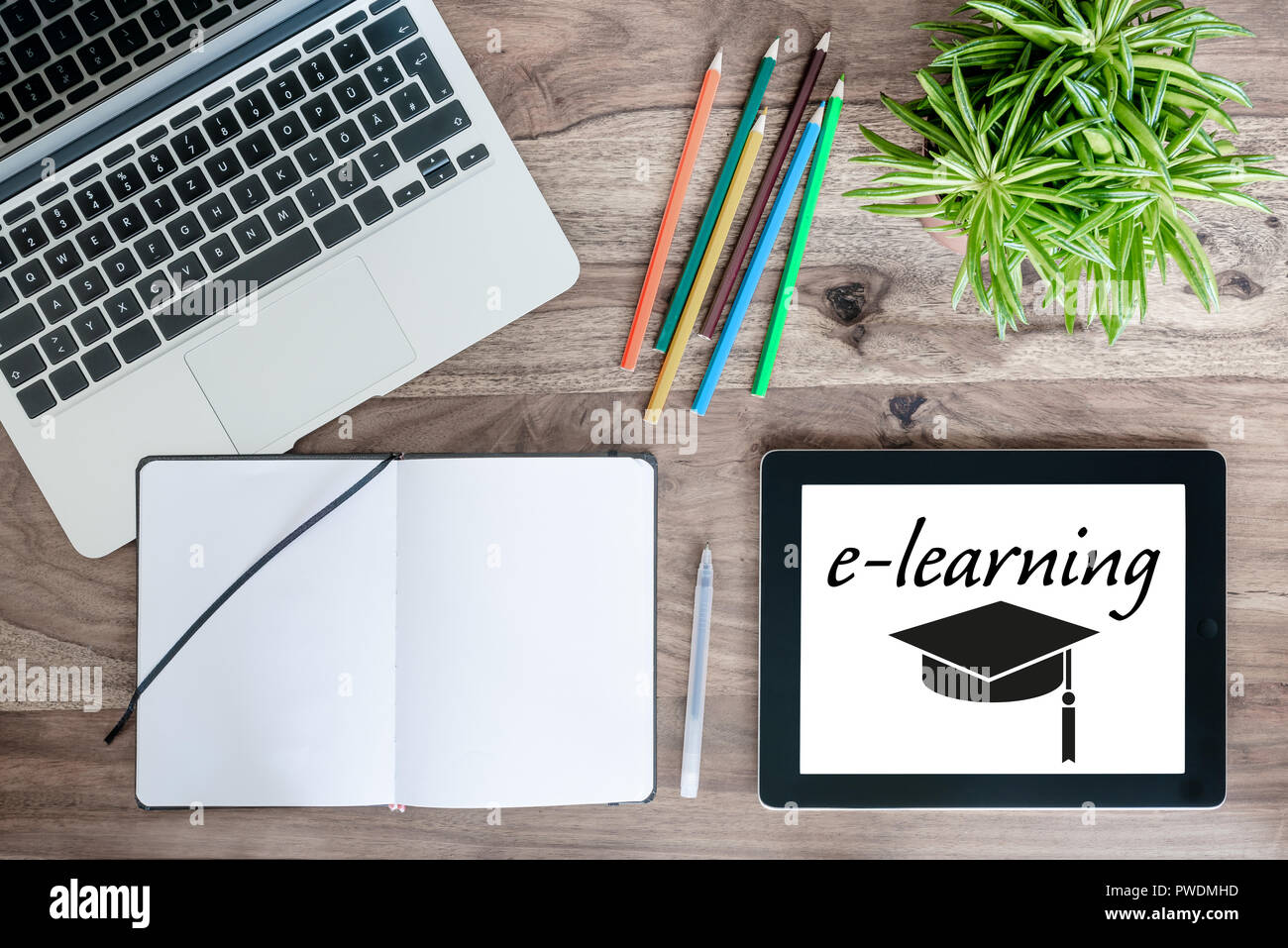 L'éducation en ligne e-learning concept Banque D'Images