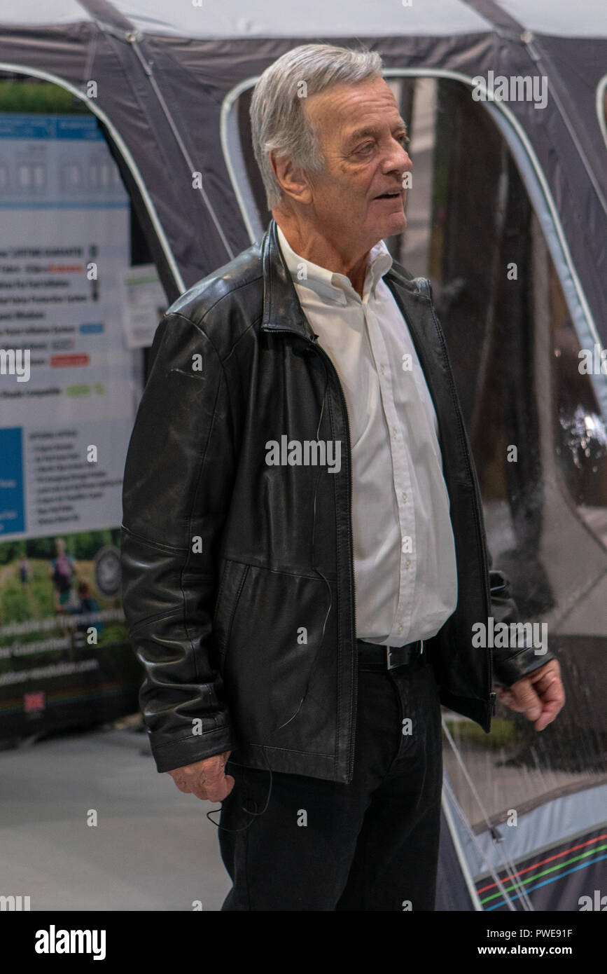 Birmingham UK 16 octobre 2018 Camping and Caravan Show à NEC Birmingham UK. Radio populaires Tony Blackburn interviewé Crédit : Paul Hastie/Alamy Live News Banque D'Images