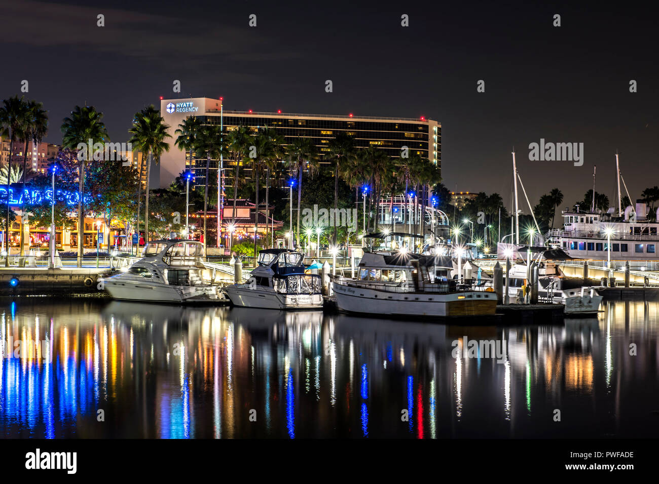 Vue de nuit sur le port de Long Beach en Californie Banque D'Images