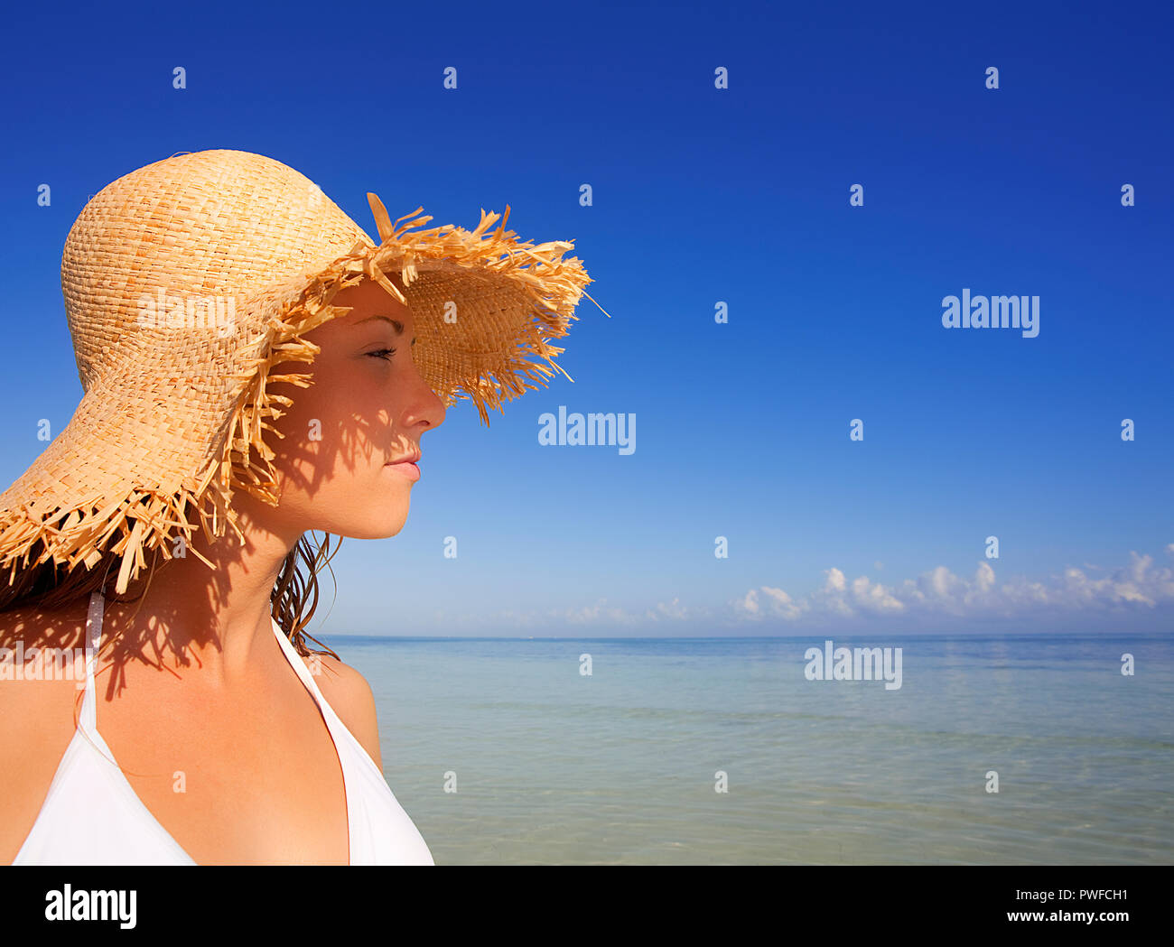 Woman in bikini sur la plage, à Miami, Floride, USA. Banque D'Images