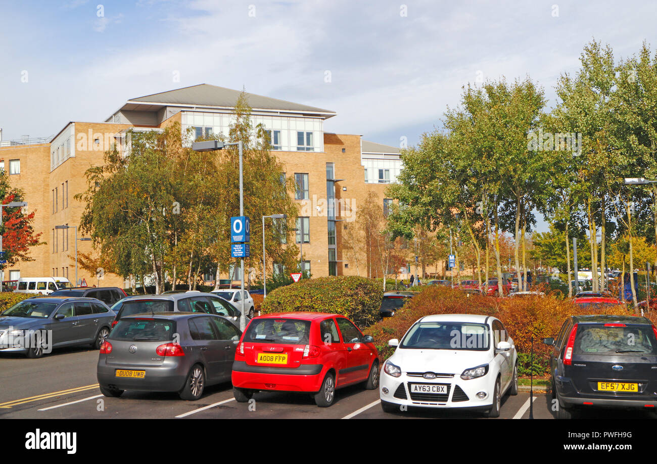 Une vue de l'Édifice de l'ouest du Norfolk et Norwich University Hospital, Norwich, Norfolk, Angleterre, Royaume-Uni, Europe. Banque D'Images