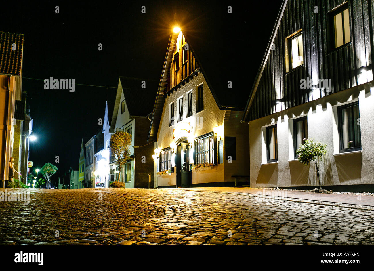 Rue du village de pêcheurs Maasholm, Allemagne Banque D'Images