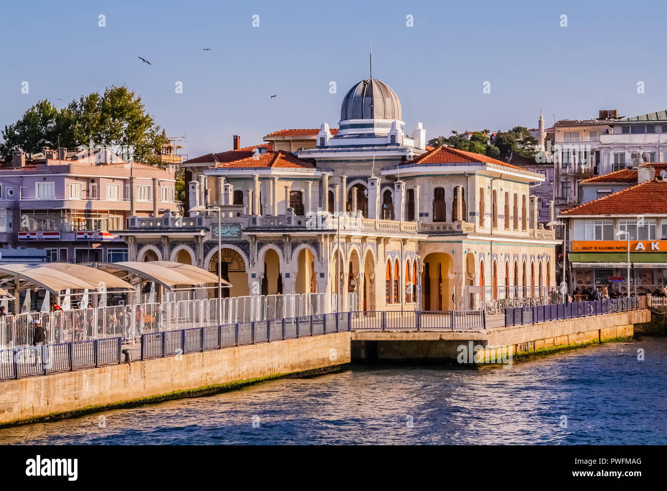 Le port ferry de Frederikshavn, Princes Îles, Istanbul, datant de l'époque ottomane. Banque D'Images