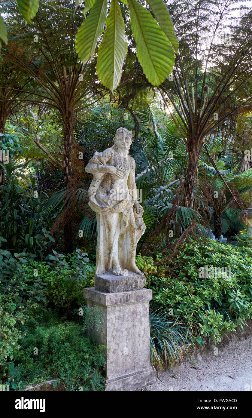 La sculpture de faune dans le parc subtropical de Quinta da Regaleira. Sintra. Portugal Banque D'Images