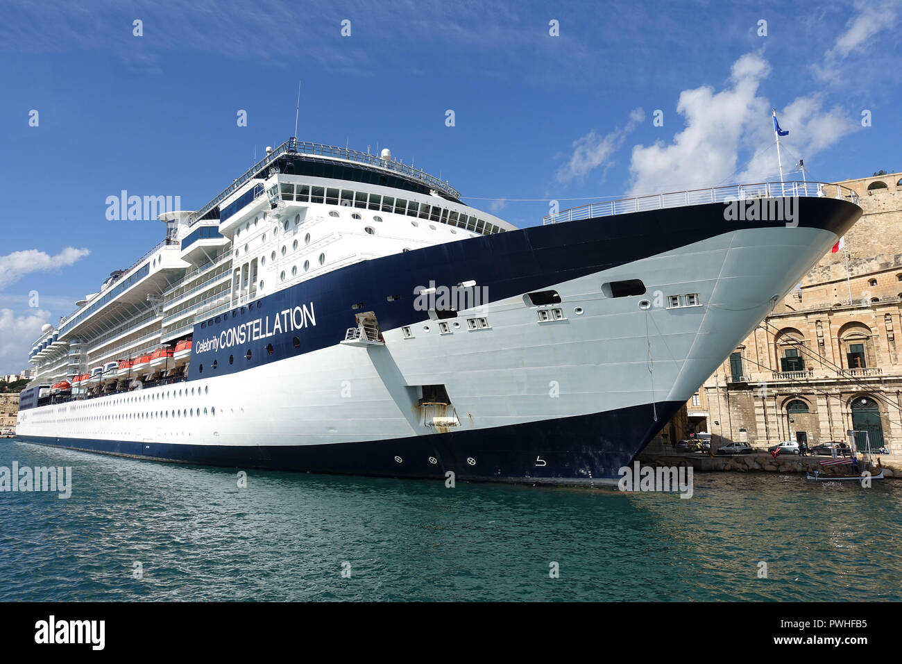Bateau de croisière Celebrity Constellation amarré à Grand Harbour, Malte Banque D'Images