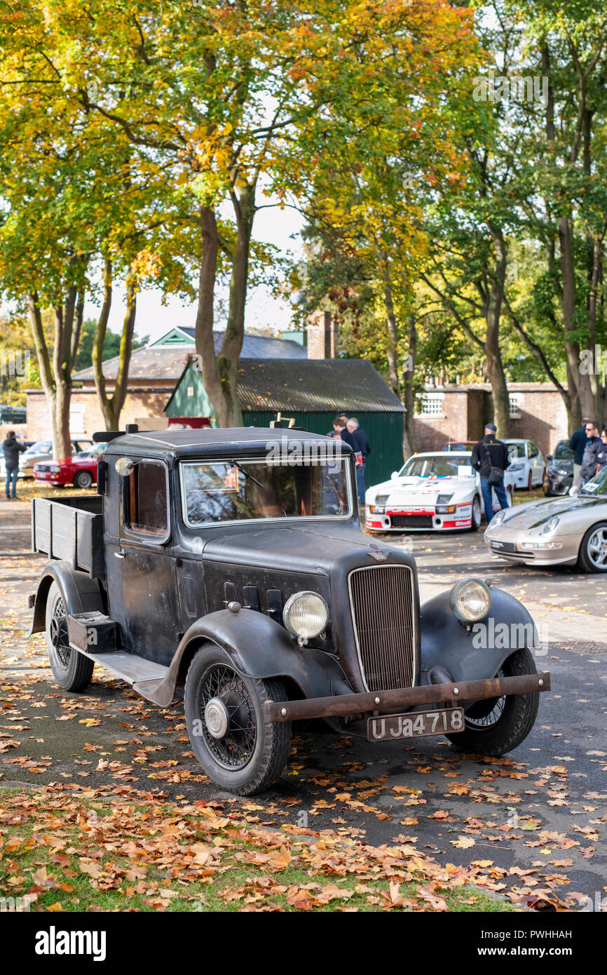 1935 Austin pick up truck à Bicester heritage centre automne dimanche scramble event. , Bicester Oxfordshire, UK Banque D'Images