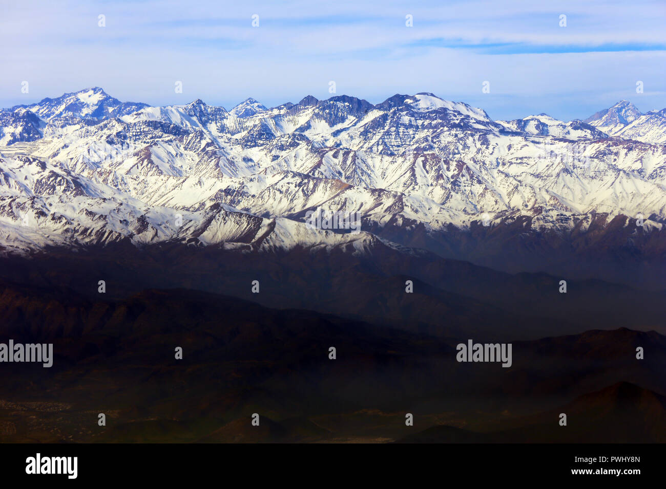 Montagnes enneigées, pris près de Santiago (Chili). Banque D'Images