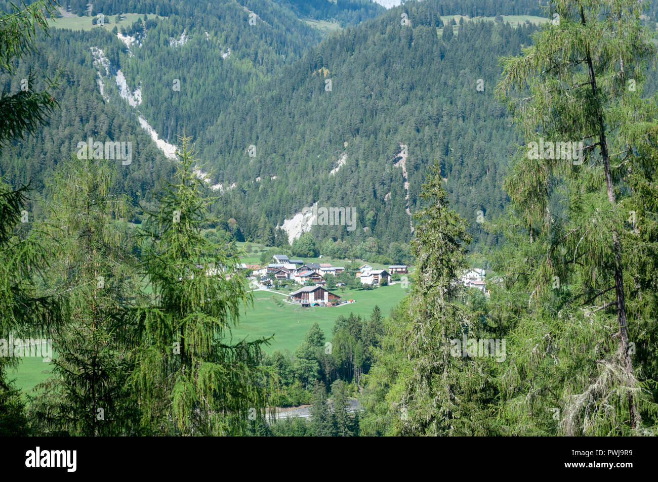 Scuol est une municipalité dans la Engiadina Bassa Val Müstair/région dans le canton suisse des Grisons Banque D'Images