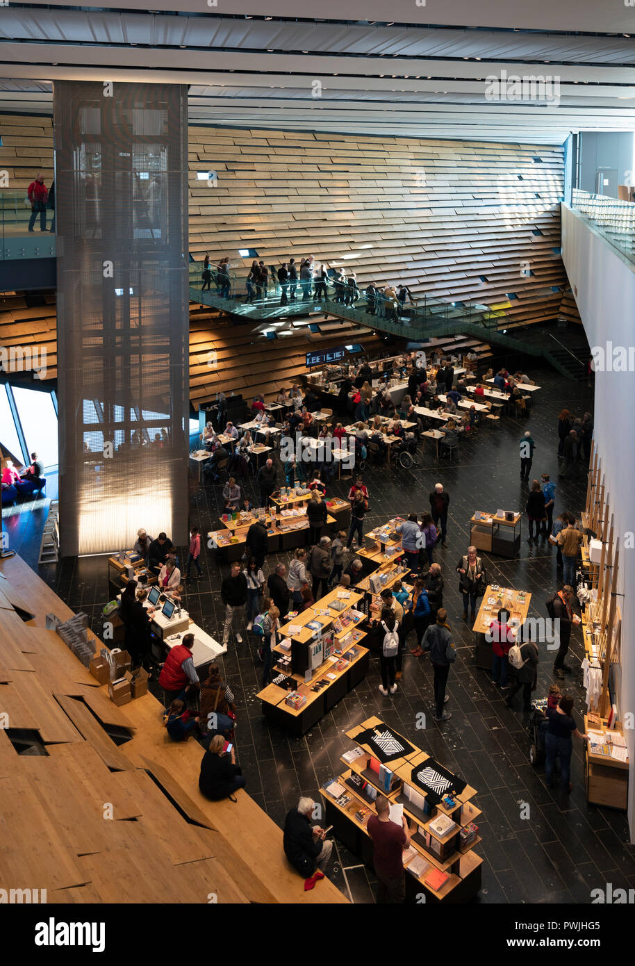 Intérieur de la Scottish Design galeries au nouveau musée V&A dans la région de Dundee , Ecosse, Royaume-Uni. Banque D'Images