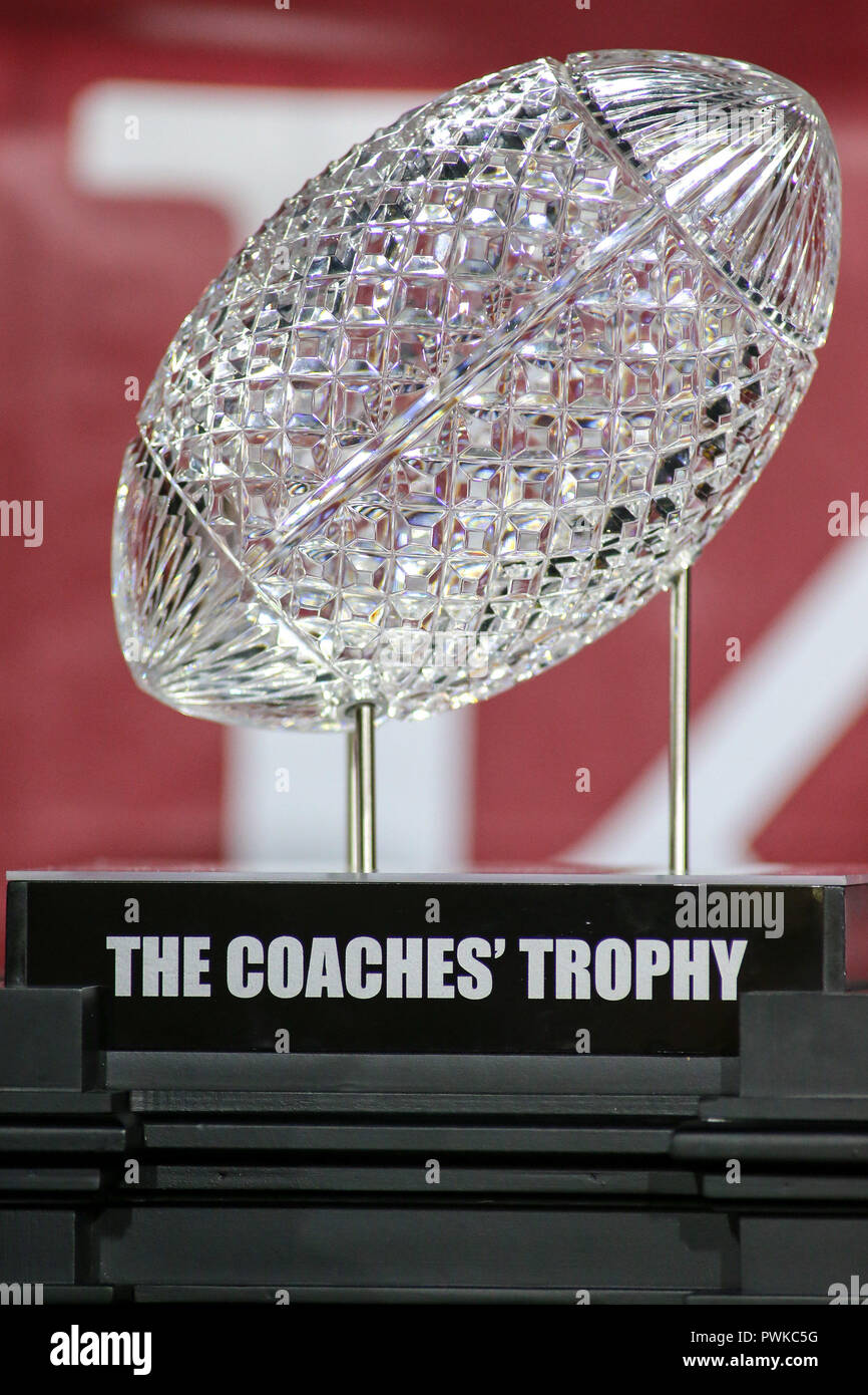 Le Trophée des entraîneurs sur l'affichage à l'Colorado Buffaloes vs USC Trojans CIP-12 jeu de football au Los Angeles Memorial Coliseum, le samedi 13 octobre 2018 (Photo par Jevone Moore) Banque D'Images