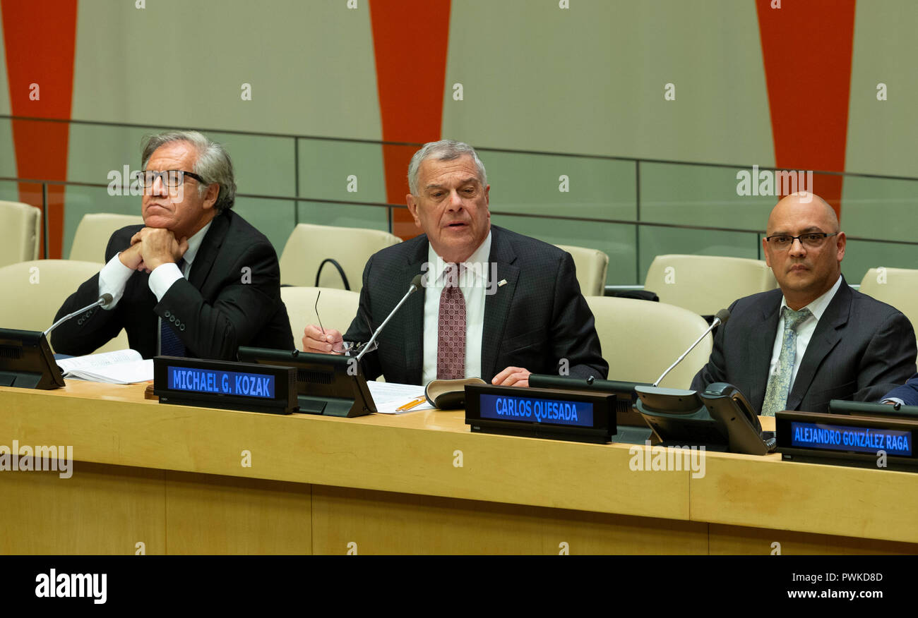 New York, NY - 16 octobre 2018 : Luis Almagro, Michael Kozak, Carlos Quesada assister à la campagne de lancement emprisonné pour quoi ? Par crié des slogans et des tables cogné au Siège des Nations Unies Crédit : lev radin/Alamy Live News Banque D'Images