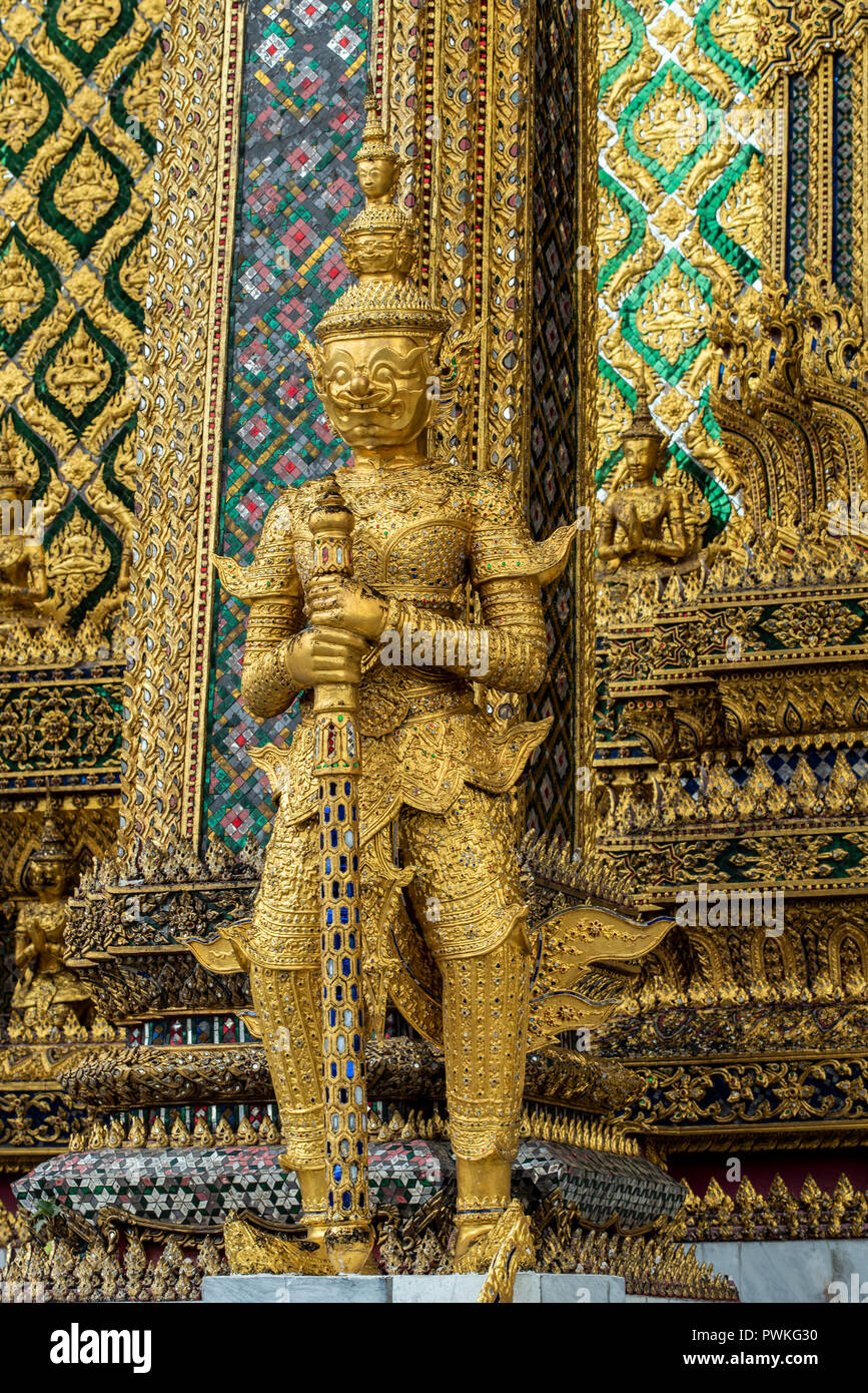 Guardian statue, Wat Phra Kaew, Bangkok, Thaïlande Banque D'Images