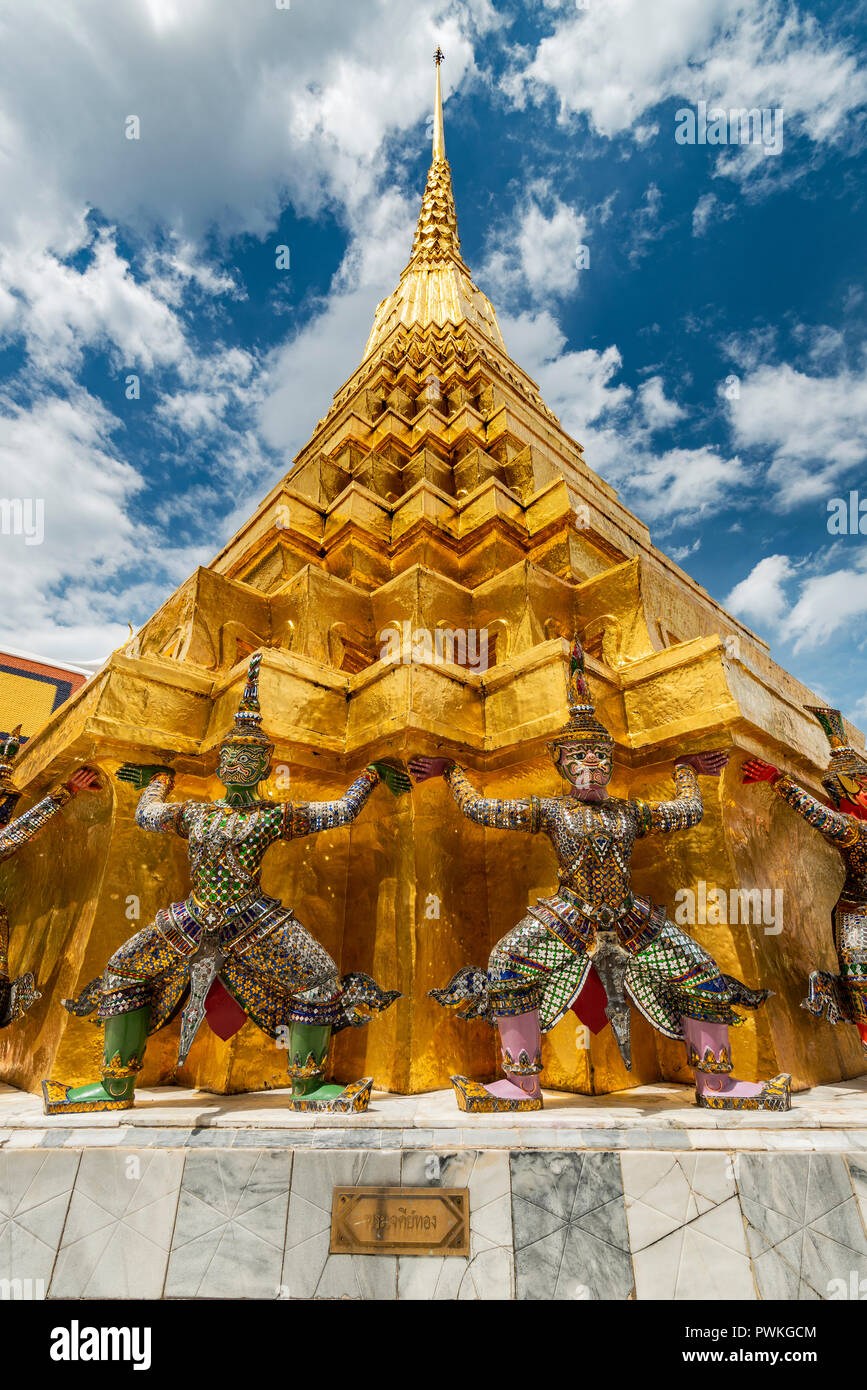 Yaksha tuteurs, Wat Phra Kaew, Bangkok, Thaïlande Banque D'Images