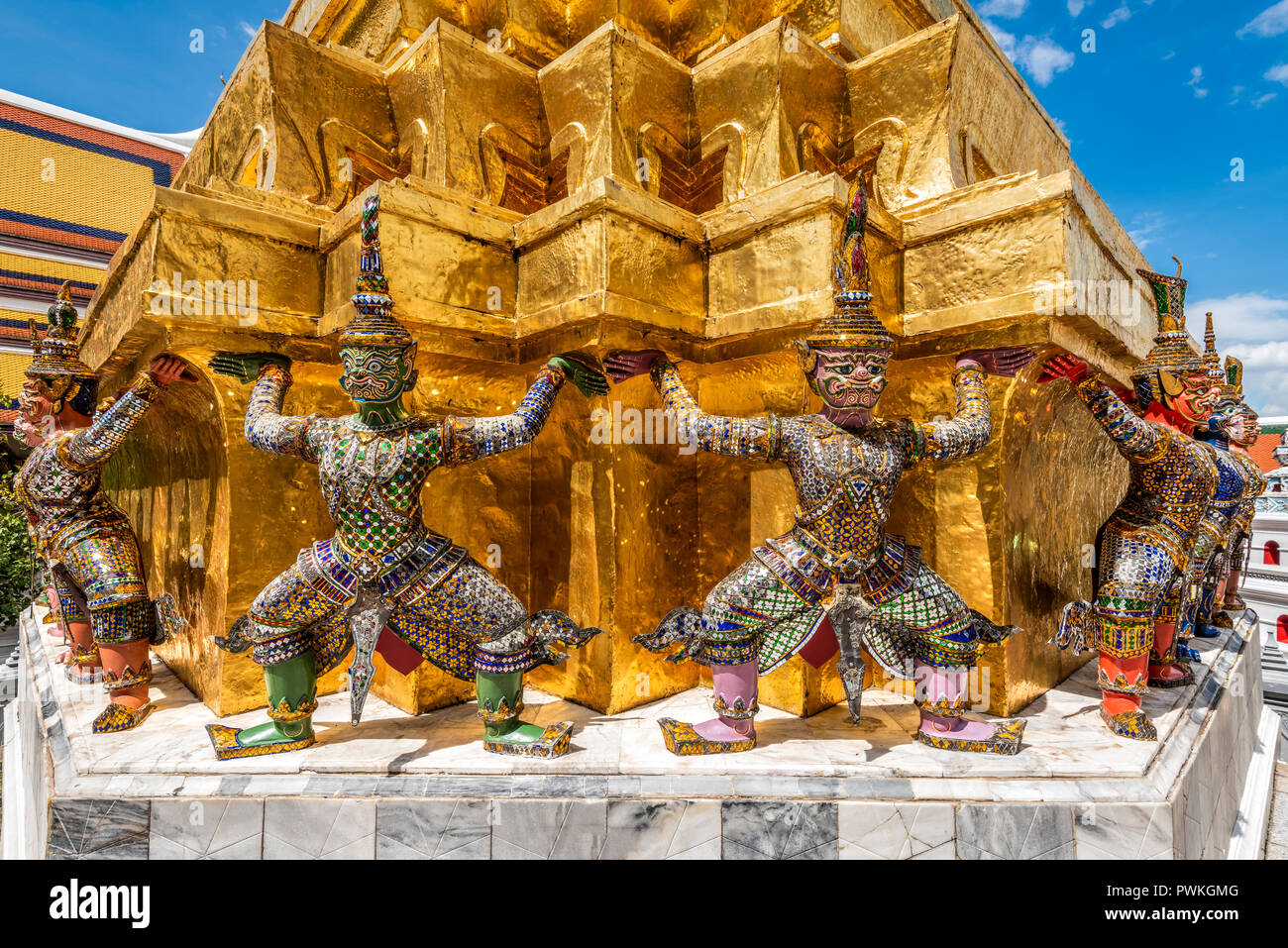 Yaksha tuteurs, Wat Phra Kaew, Bangkok, Thaïlande Banque D'Images