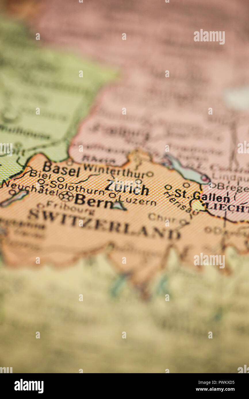 Zurich et Berne, Suisse sont les points de focus sur une carte vintage. Banque D'Images