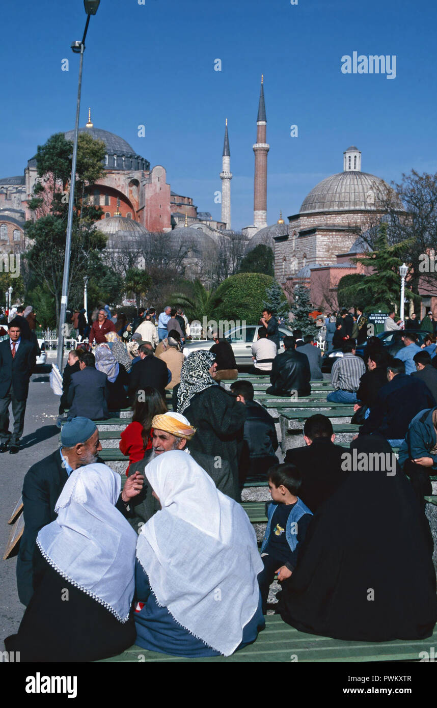 Vue sur Sainte-sophie depuis la Mosquée Bleue, Istanbul, Turquie Banque D'Images