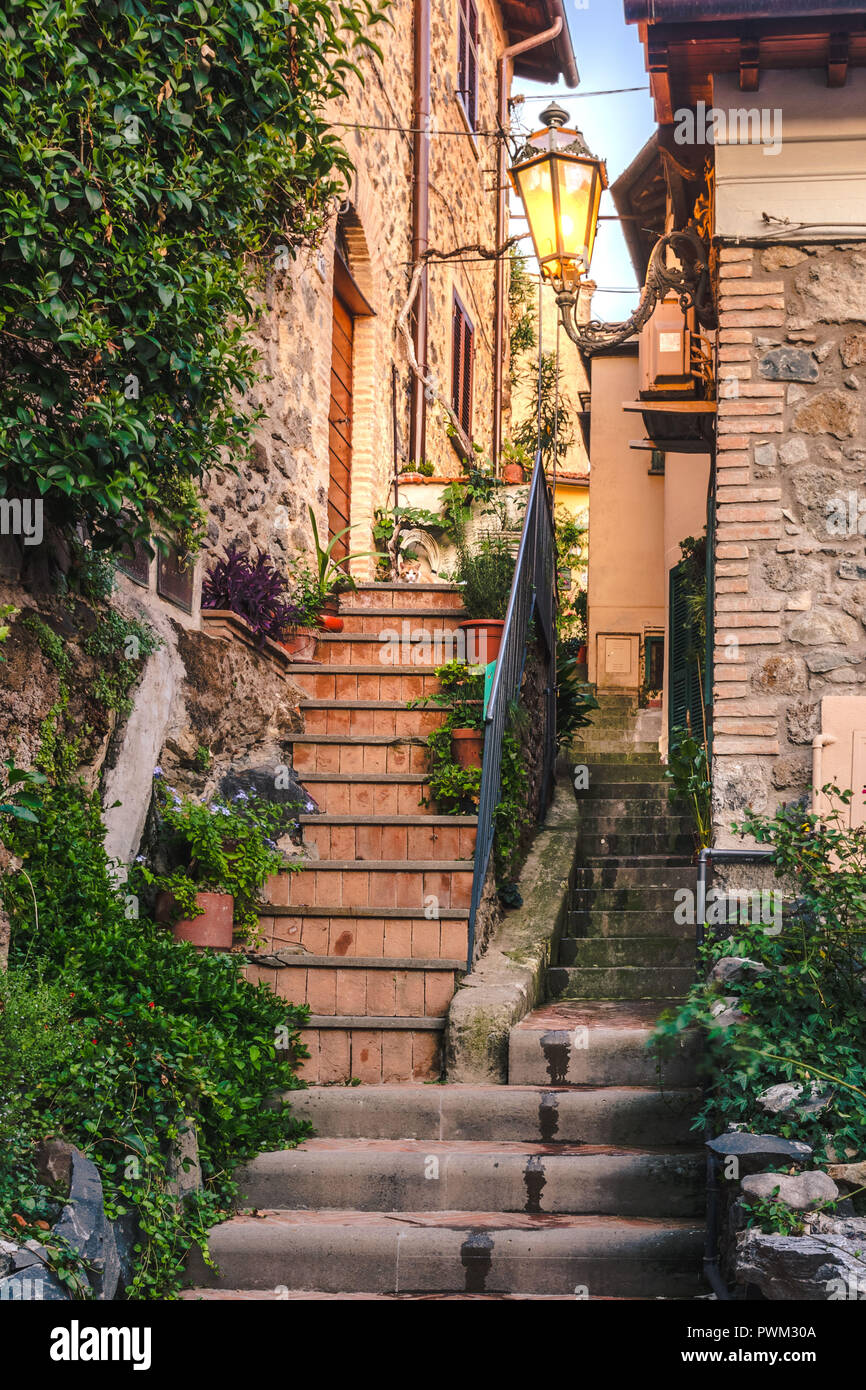 Trevignano Romano est situé à 30 minutes de route de Rome, une cité lacustre (lac de Bracciano) Village en Latium, Italie. Banque D'Images