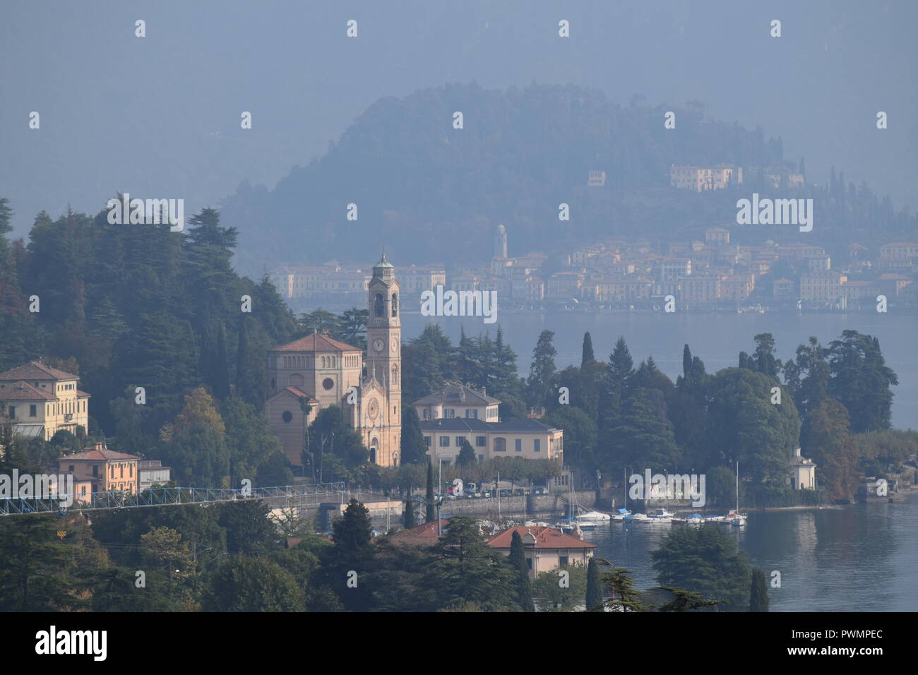 Une vue de Lenno, sur le lac de Côme, Italie Banque D'Images