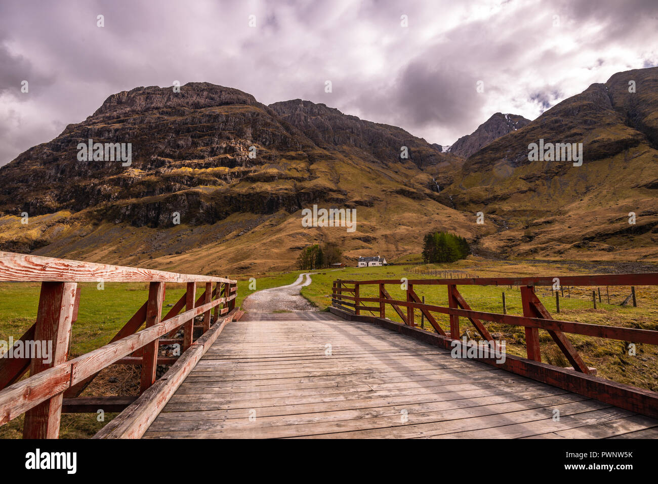 Pont de l'Ere à la ferme de l'achnambithach, Loch Achtriochtan, Glen Coe, Scottish Highlands, Ecosse, Royaume-Uni, Banque D'Images